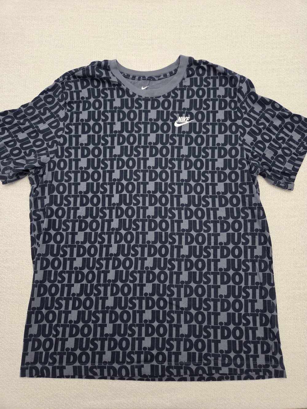 Nike Men's 'Just Do It' Graphic Tee - Navy/Gray
